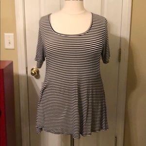 LulaRoe Perfect T, XL